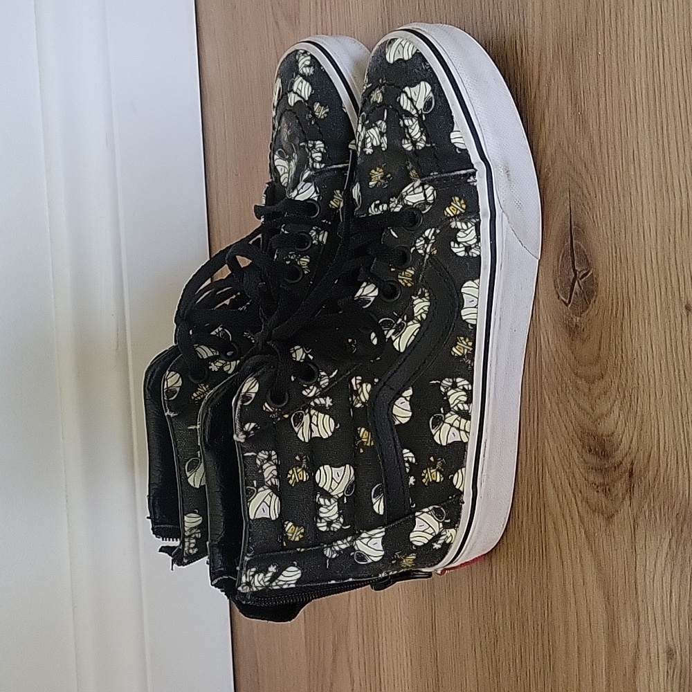 Kids snoopy Peanuts Halloween vans size 1
